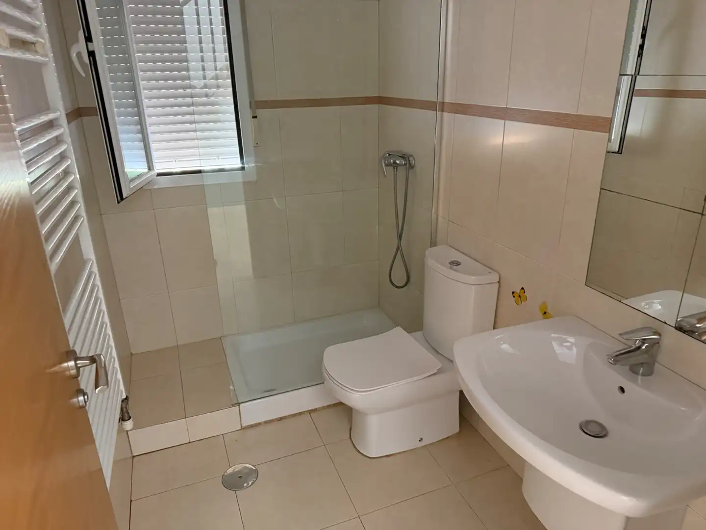 Baño de Casa adosada en venta en Murcia con Aire acondicionado, Calefacción y Jardín privado