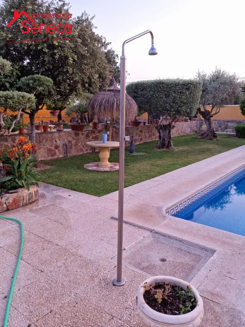 Schwimmbecken von Grundstücke zum Verkauf in Córdoba