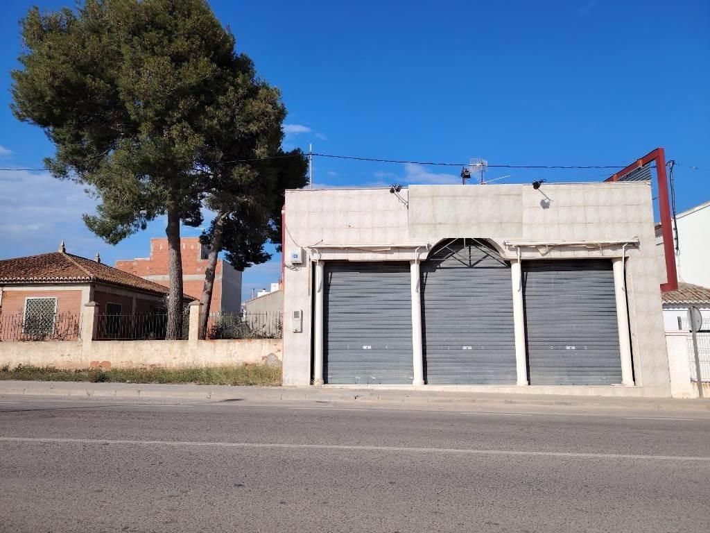 Vista exterior de Nau industrial de lloguer en Casinos