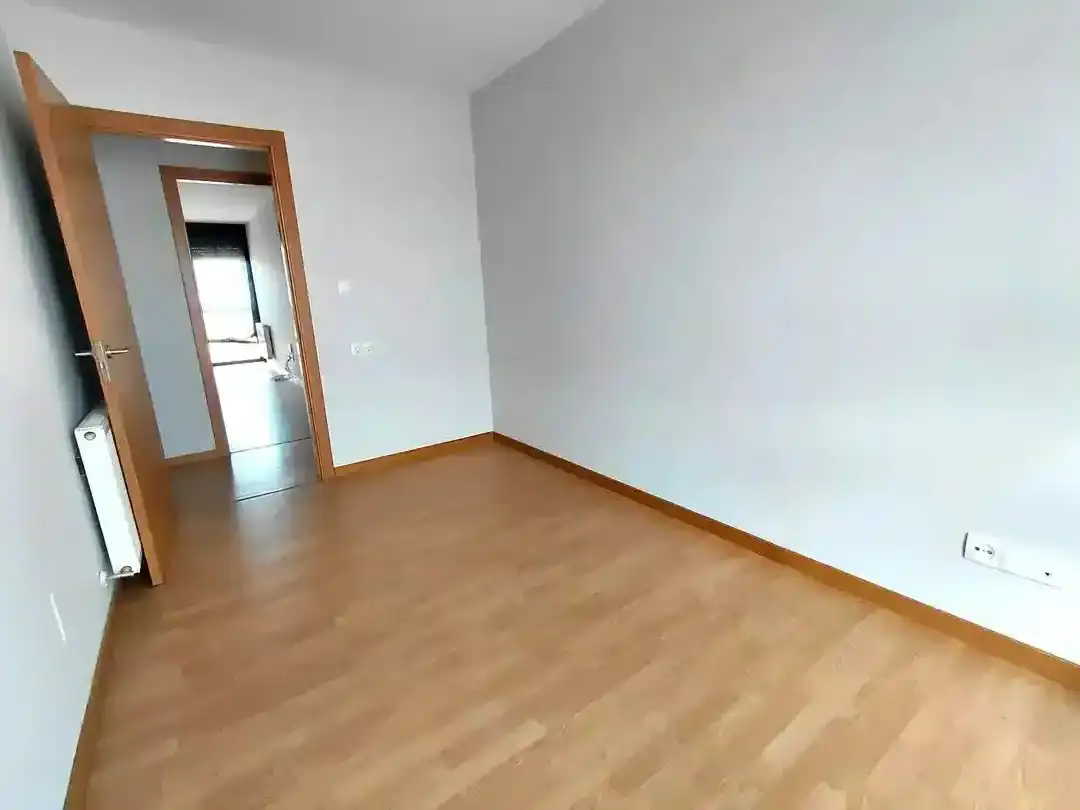 Habitación de Piso en venta en Oleiros con Calefacción, Parquet y Trastero