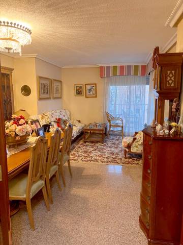 Piso en Venta en Calle Farmacéutico Ángel Establier en Babel