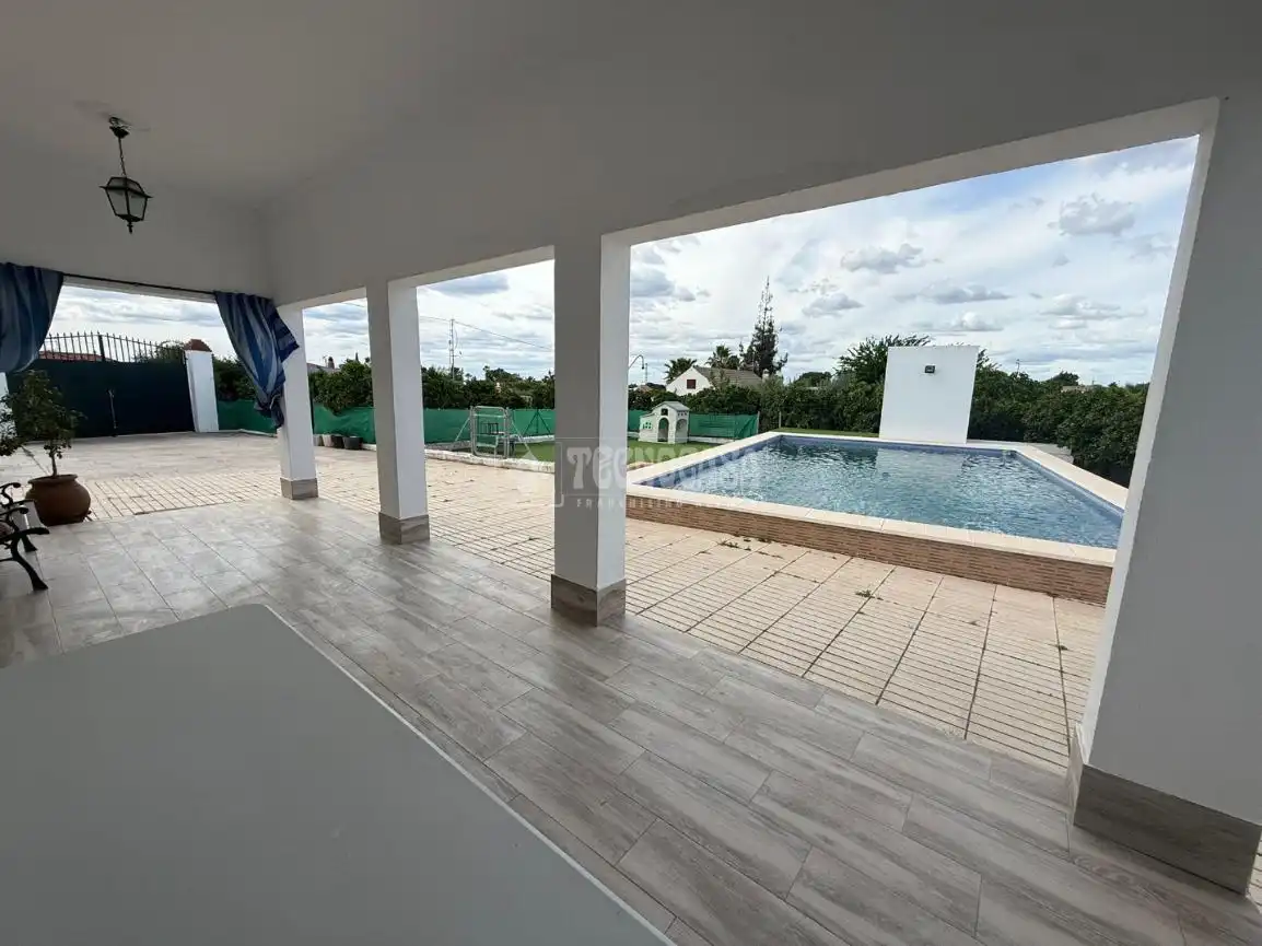 Piscina de Finca rústica en venda en Arahal amb Aire condicionat