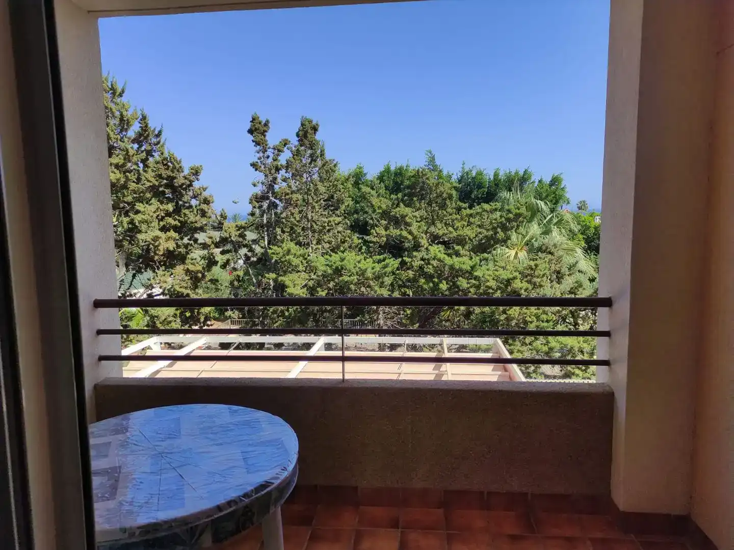 Terrasse von Wohnung zur Miete in Roquetas de Mar mit Klimaanlage, Privatgarten und Schwimmbad