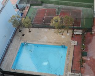 Swimming pool of Flat to rent in  Madrid Capital  with Air Conditioner, Heating and Parquet flooring