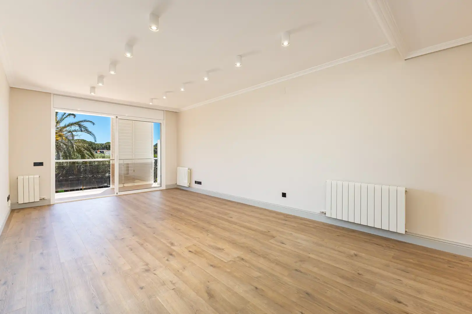 Living room of Flat for sale in Gavà  with Air Conditioner, Heating and Parquet flooring
