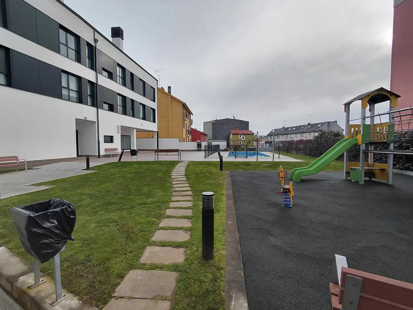 Parkplatz von Wohnung zum Verkauf in Oleiros mit Heizung, Privatgarten und Parkett