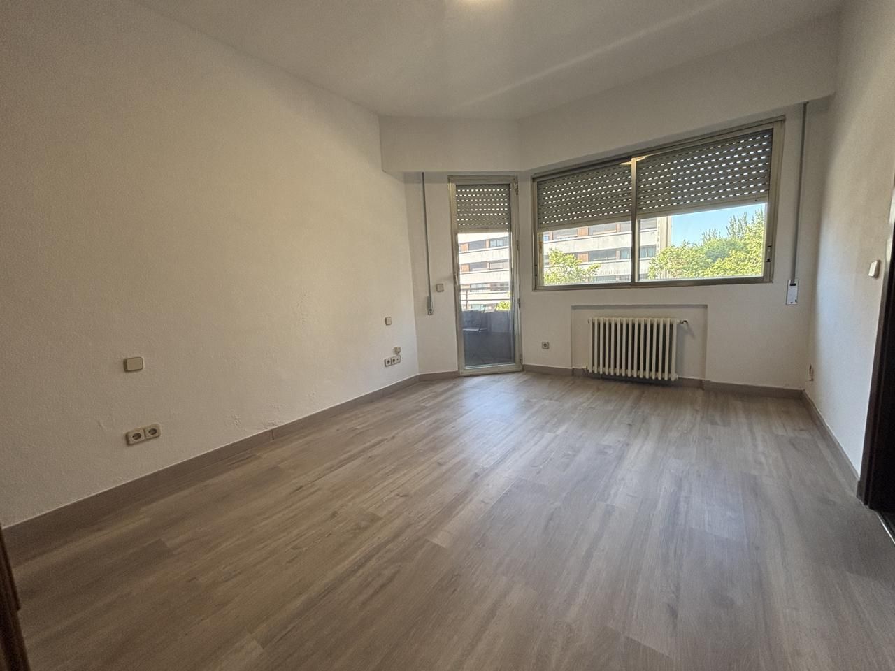 Bedroom of Flat to rent in  Madrid Capital  with Air Conditioner, Heating and Community pool