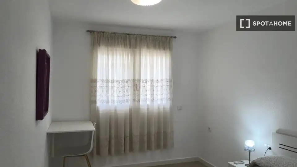 Room in Alfinach - Los Monasterios