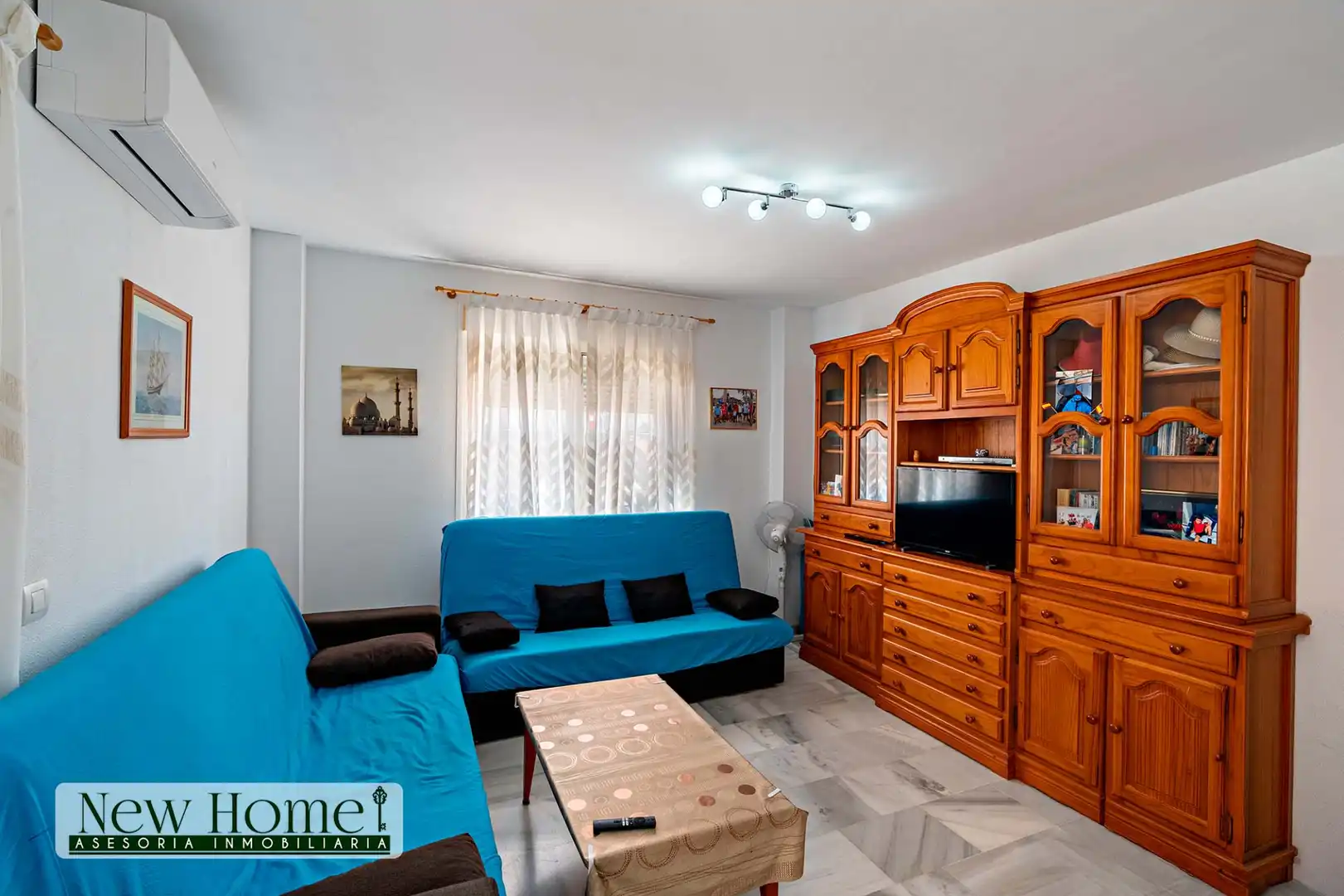 Living room of Flat for sale in Roquetas de Mar  with Terrace, Furnished and Community pool