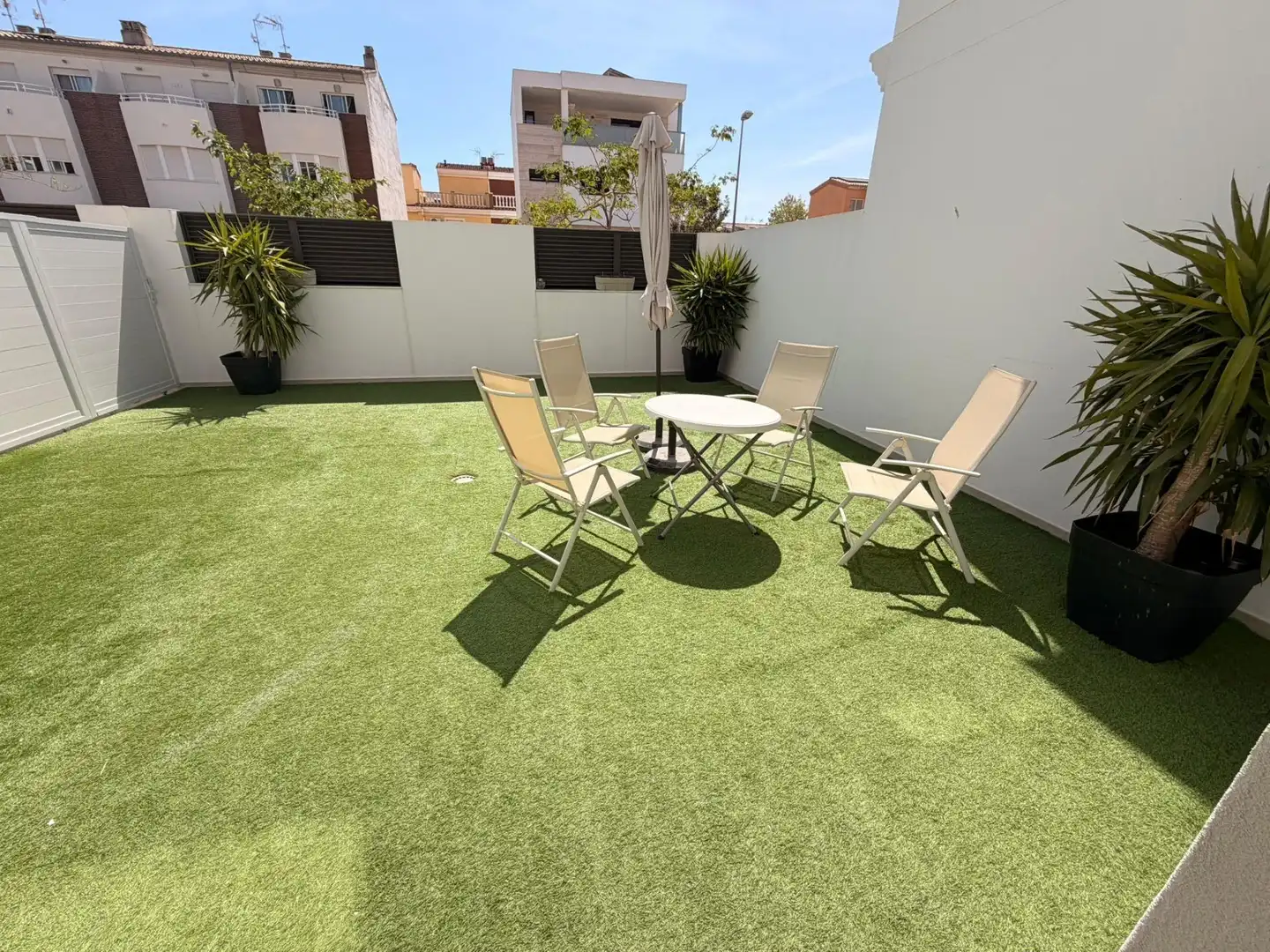 Terrasse von Einfamilien-Reihenhaus zur Miete in Cullera mit Klimaanlage, Heizung und Terrasse