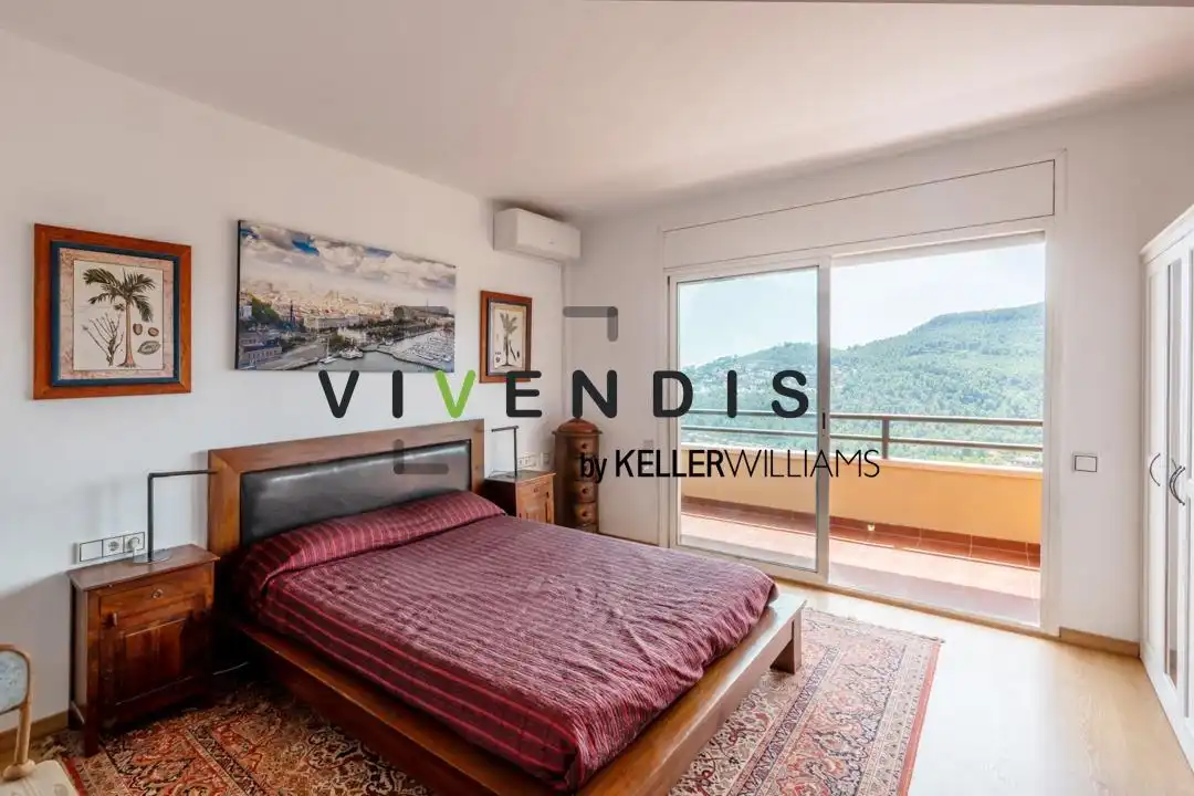 Habitación de Casa o chalet en venta en Corbera de Llobregat con Aire acondicionado, Jardín privado y Terraza