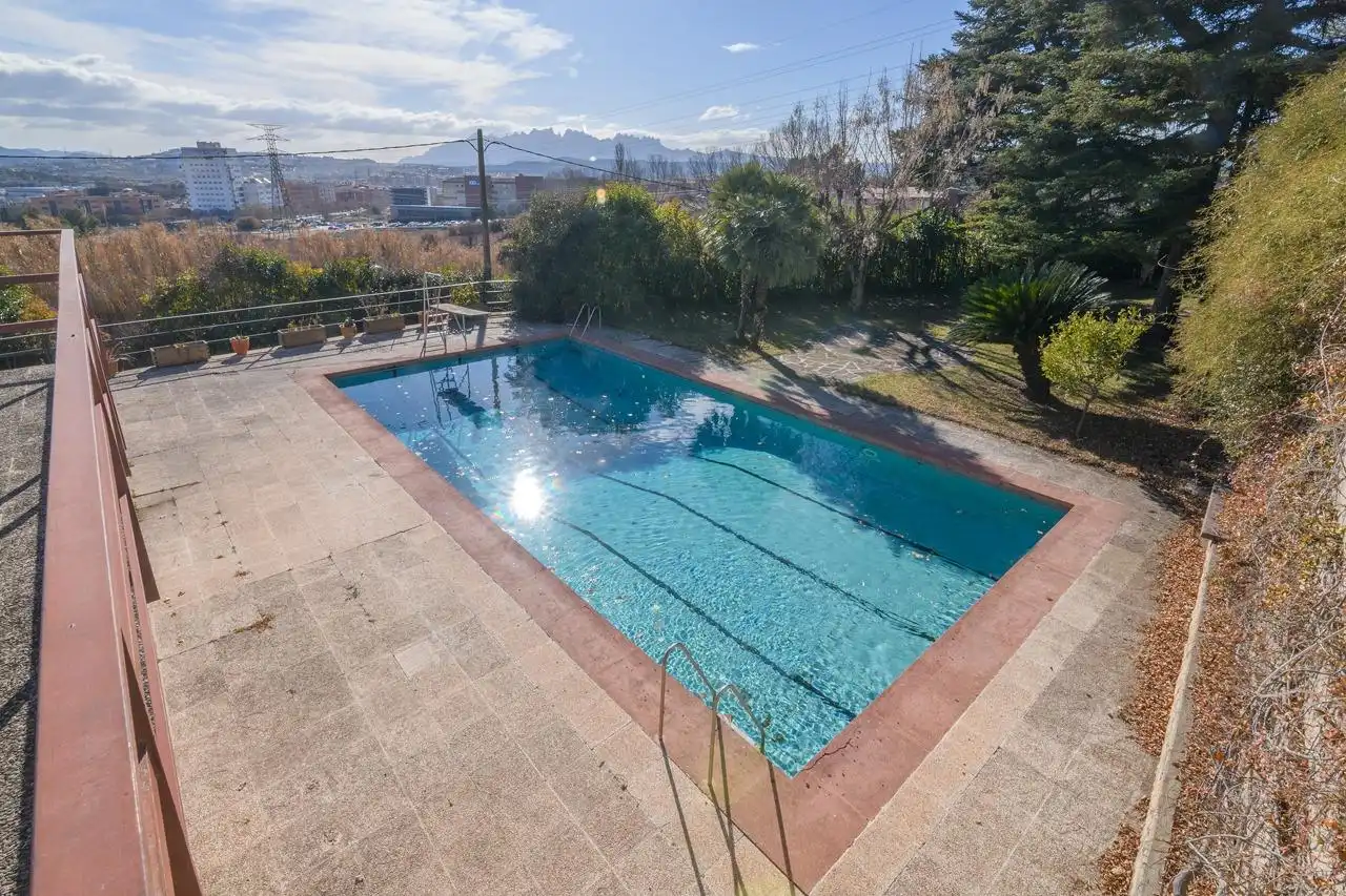 Swimming pool of Houses for sale in Manresa  with Air Conditioner, Heating and Private garden