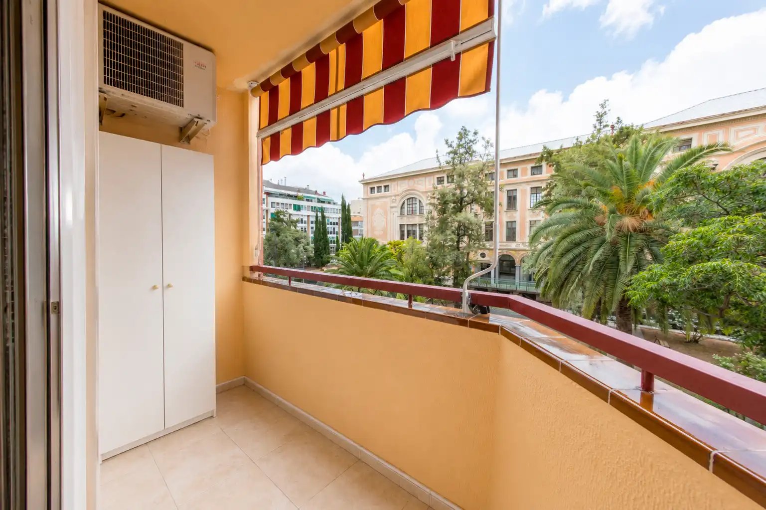 Terrassa de Pis en venda en Barcelona amb Aire condicionat, Parquet i Balcó