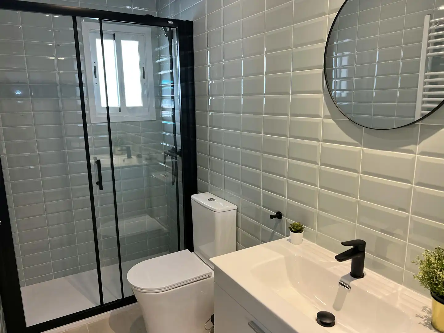 Badezimmer von Wohnung zur Miete in Madrid mit Heizung, Möbliert und Waschmaschine