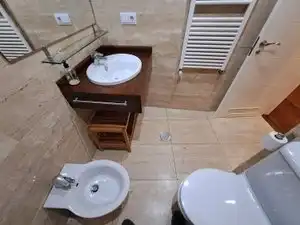 Baño de Apartamento en venta en Oviedo  con Calefacción