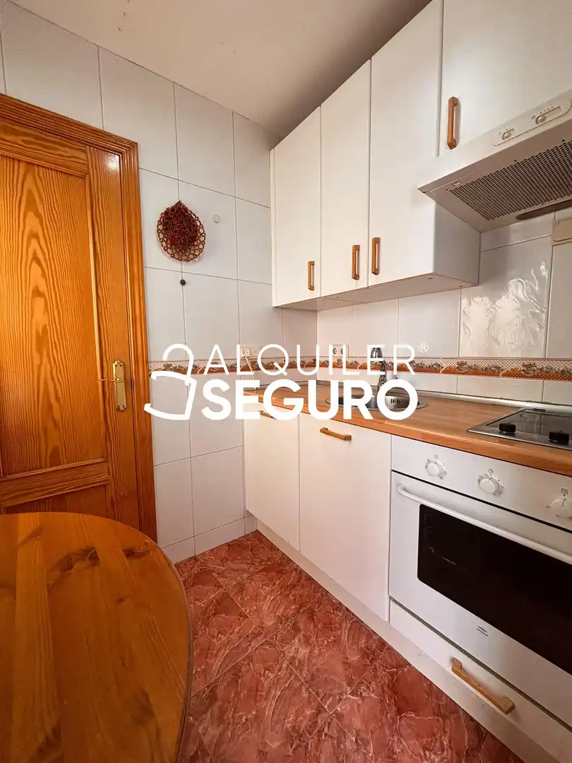 Kitchen of Flat for rent in Puente de Vallecas