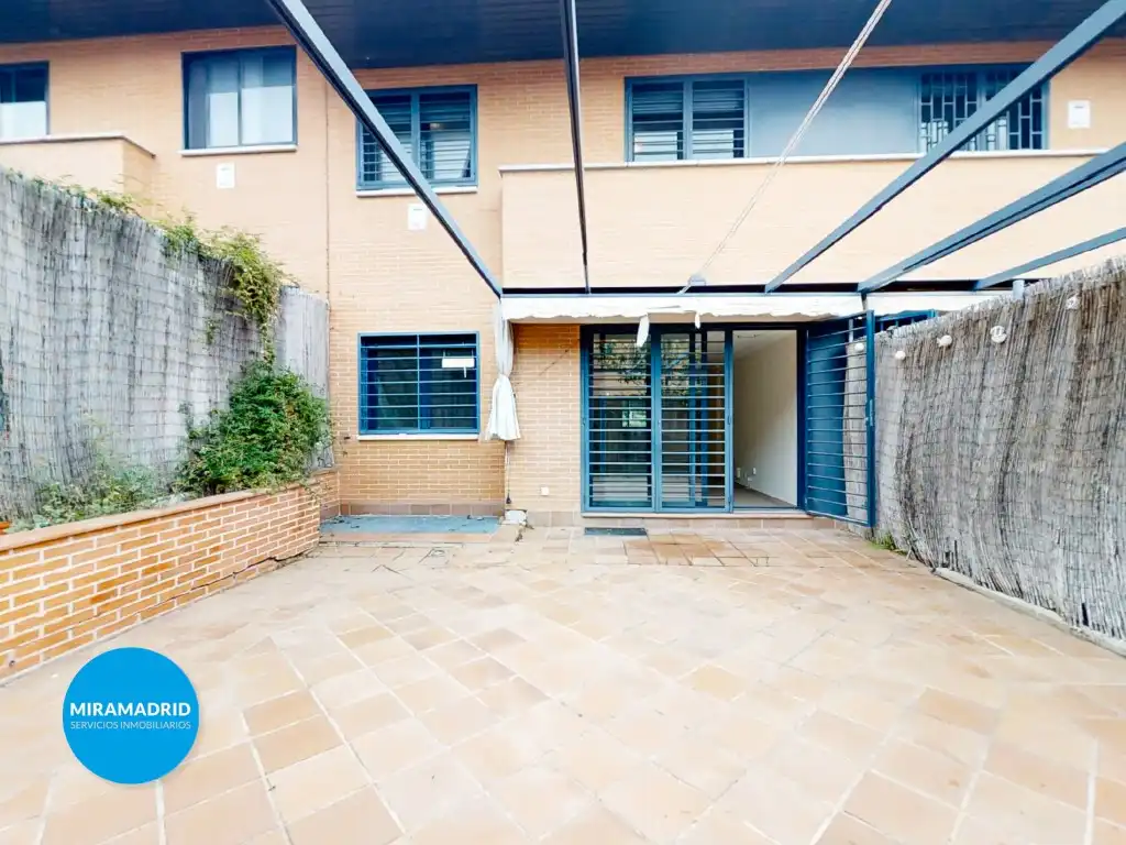 Terraza de Casa adosada en venta en Paracuellos de Jarama con Aire acondicionado