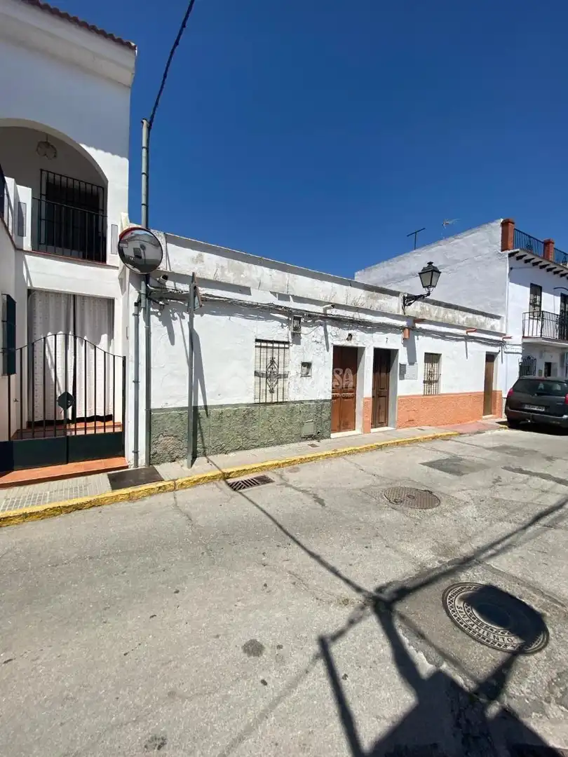 Vista exterior de Casa adosada en venta en Sanlúcar la Mayor