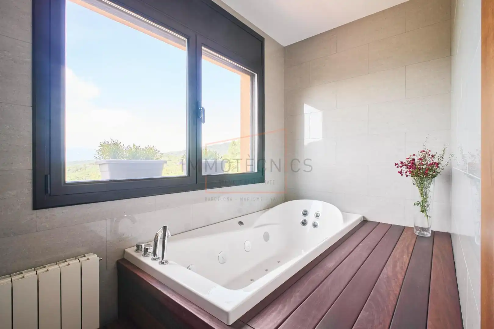 Bany de Casa o xalet en venda en Vilanova del Vallès amb Jardí privat, Terrassa i Piscina
