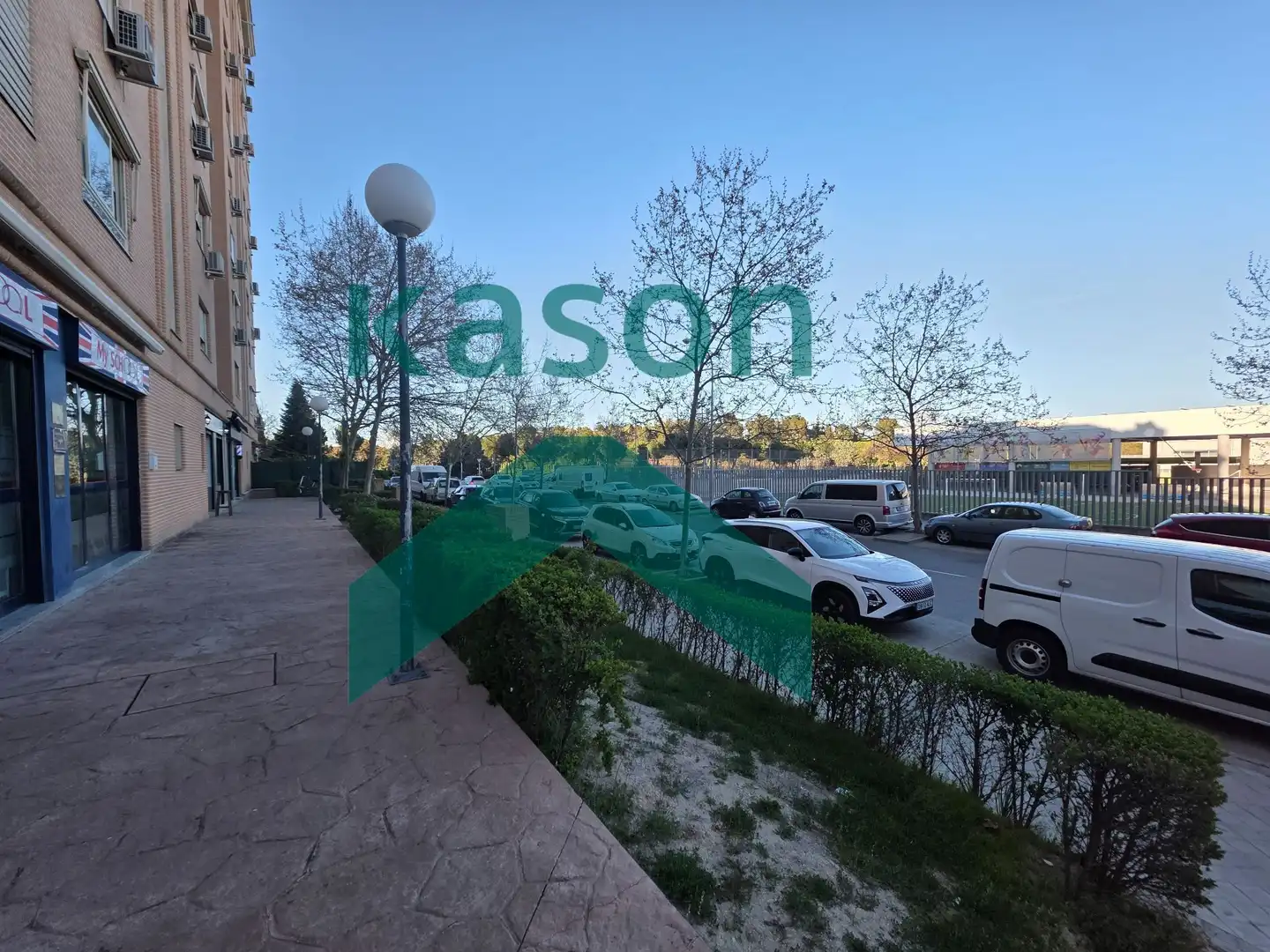 Exterior view of Commercial properties for rent in Madrid  with Air Conditioner