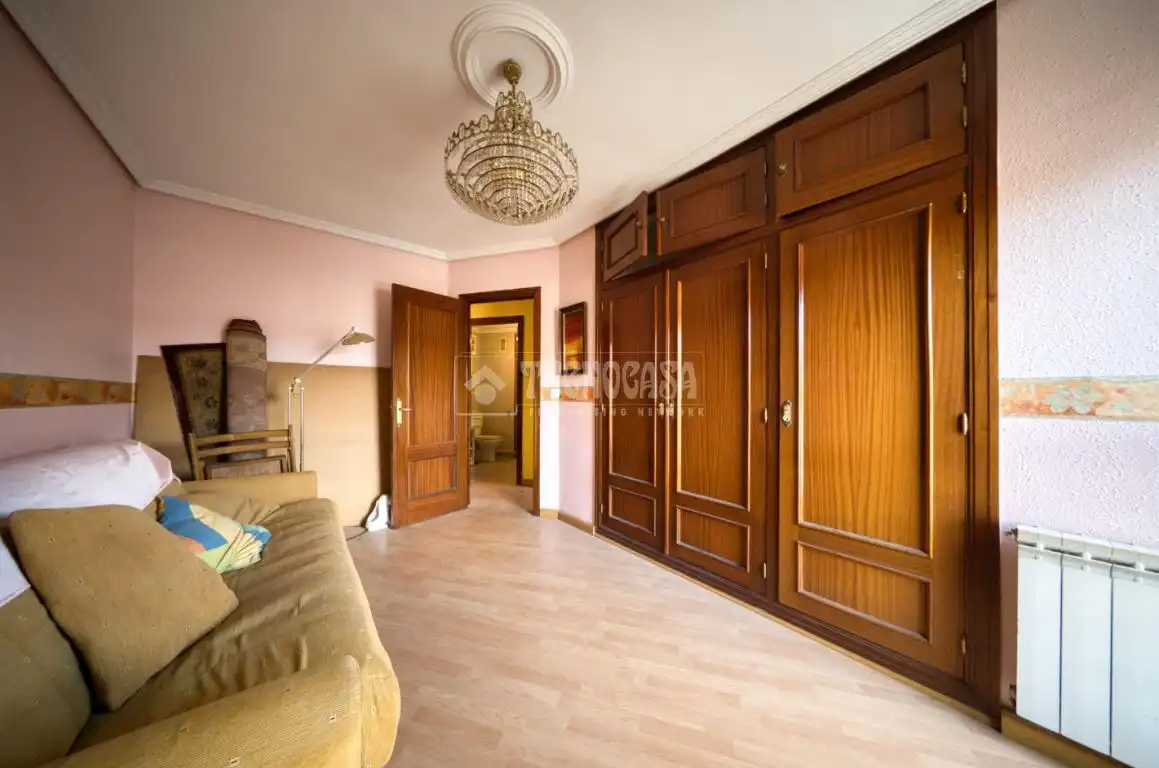 Bedroom of Flat for sale in Valladolid