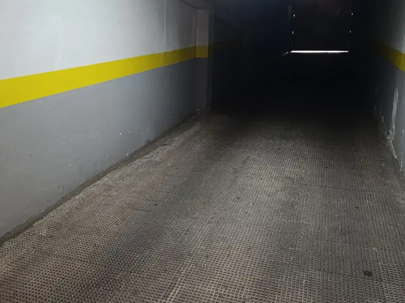 Parking of Garage for rent in Madrid  with Alarm