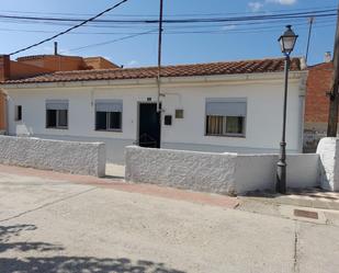 Vista exterior de Casa o xalet en venda en Riba-roja d'Ebre amb Terrassa