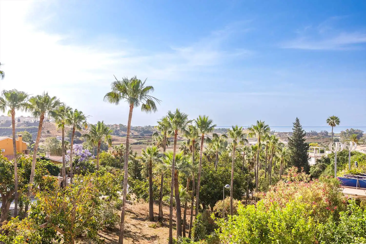 Vista exterior de Casa o xalet en venda en Vélez-Málaga amb Aire condicionat, Traster i Internet