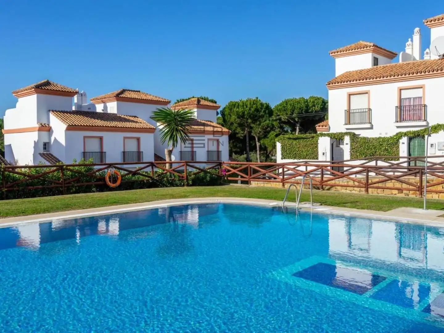 Reihenhaus mit Pool zum Verkauf in Urb. Las Lomas de Cabopino, imagen 28