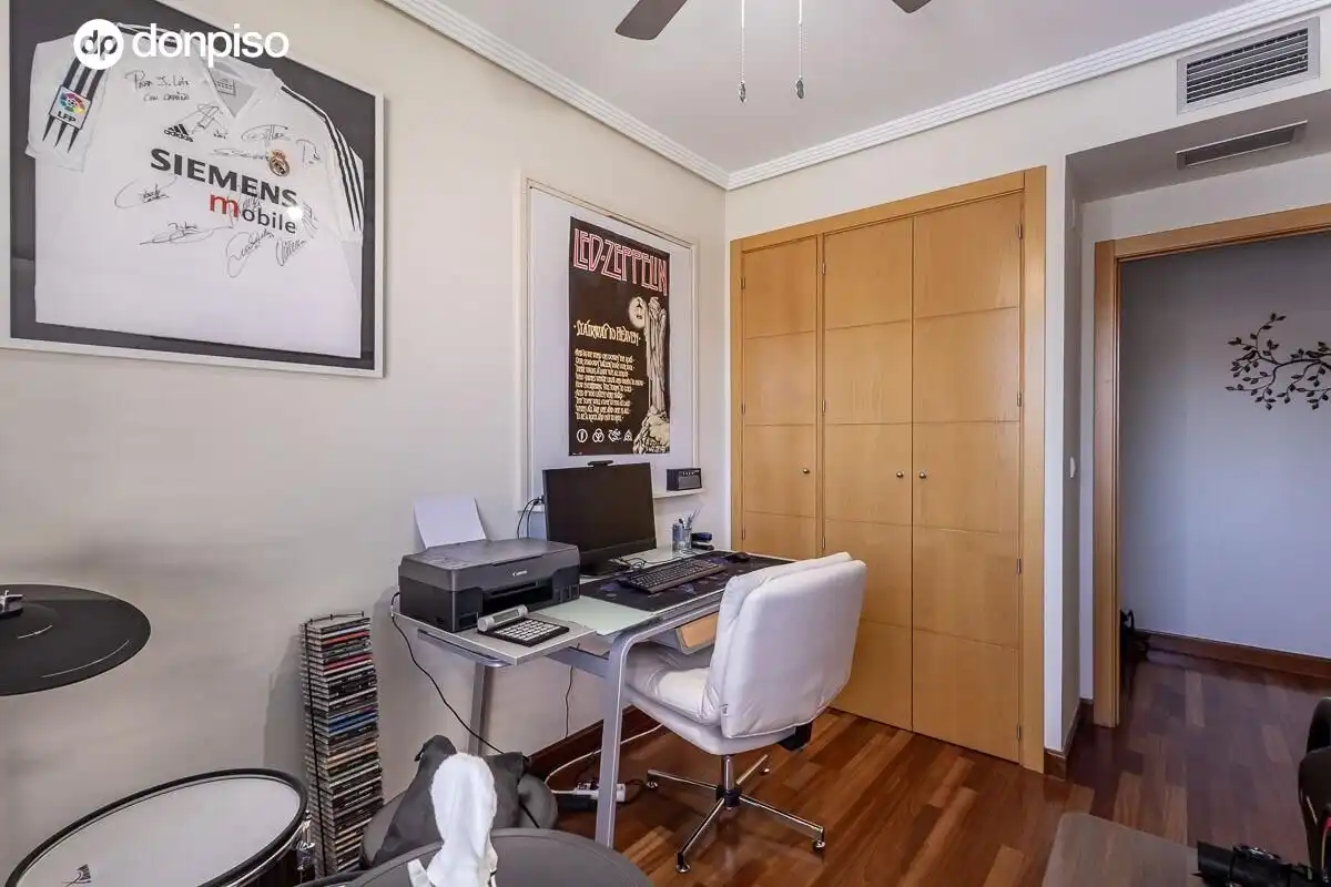 Flat for sale in Granada  with Air Conditioner and Heating