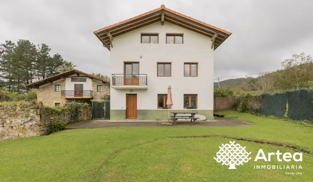 Exterior view of Detached homes for sale in Lezama  with Heating, Private garden and Terrace