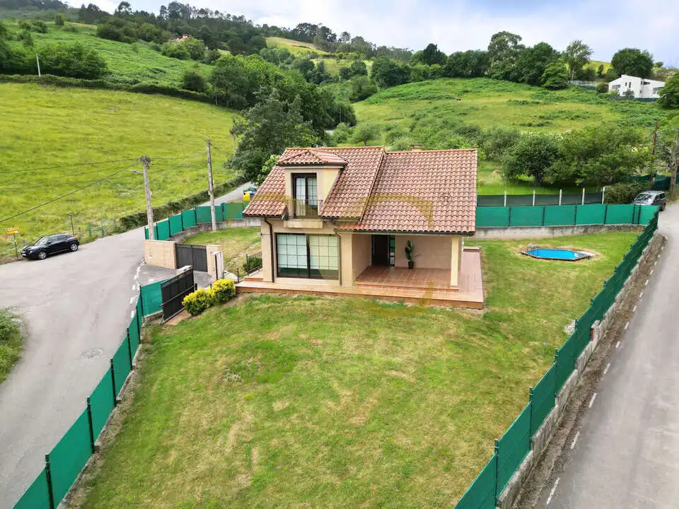 Vista exterior de Casa o chalet en venta en Gijón  con Calefacción, Jardín privado y Balcón