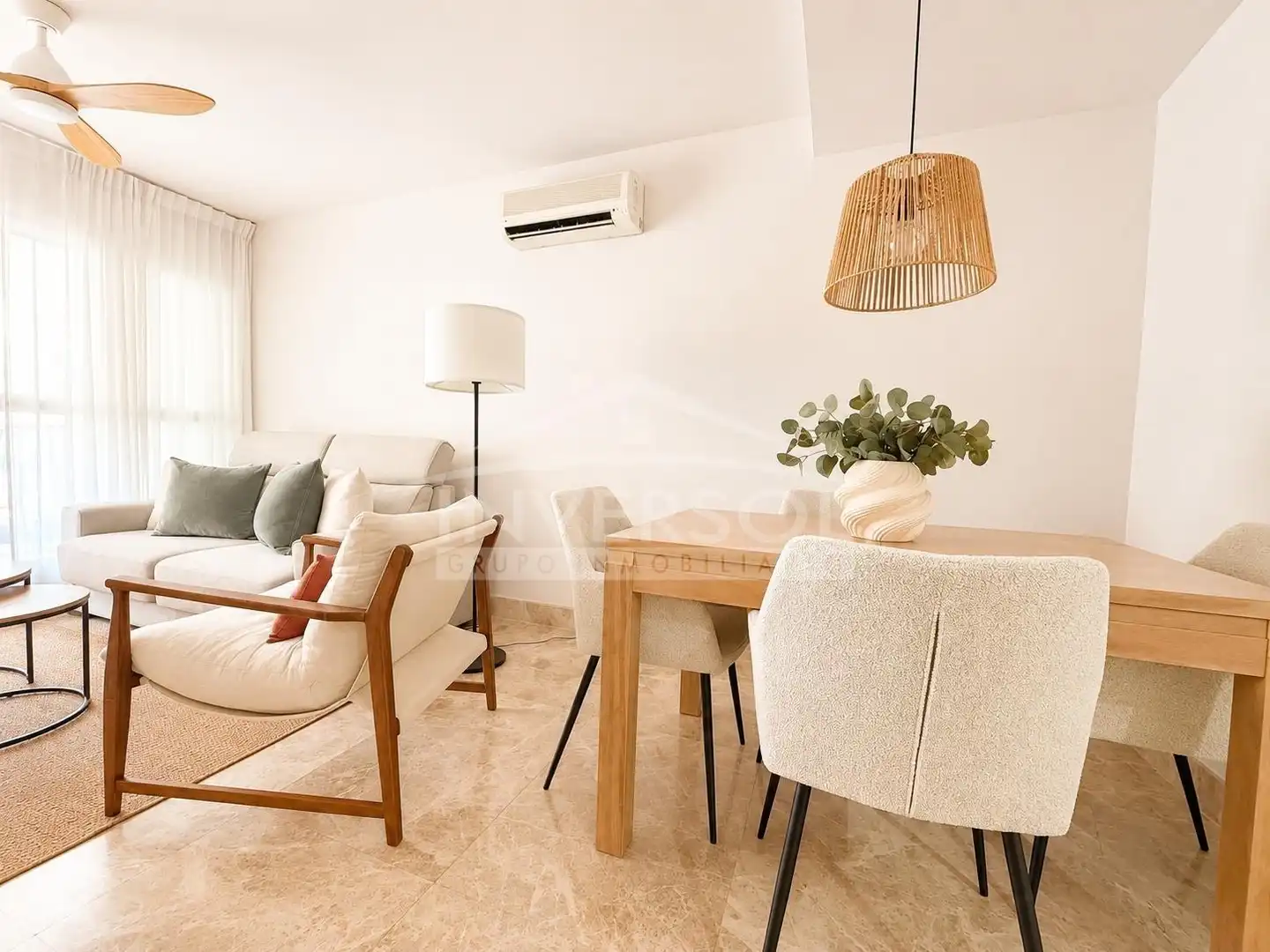 Wohnzimmer von Wohnung zum Verkauf in El Ejido mit Klimaanlage, Heizung und Terrasse