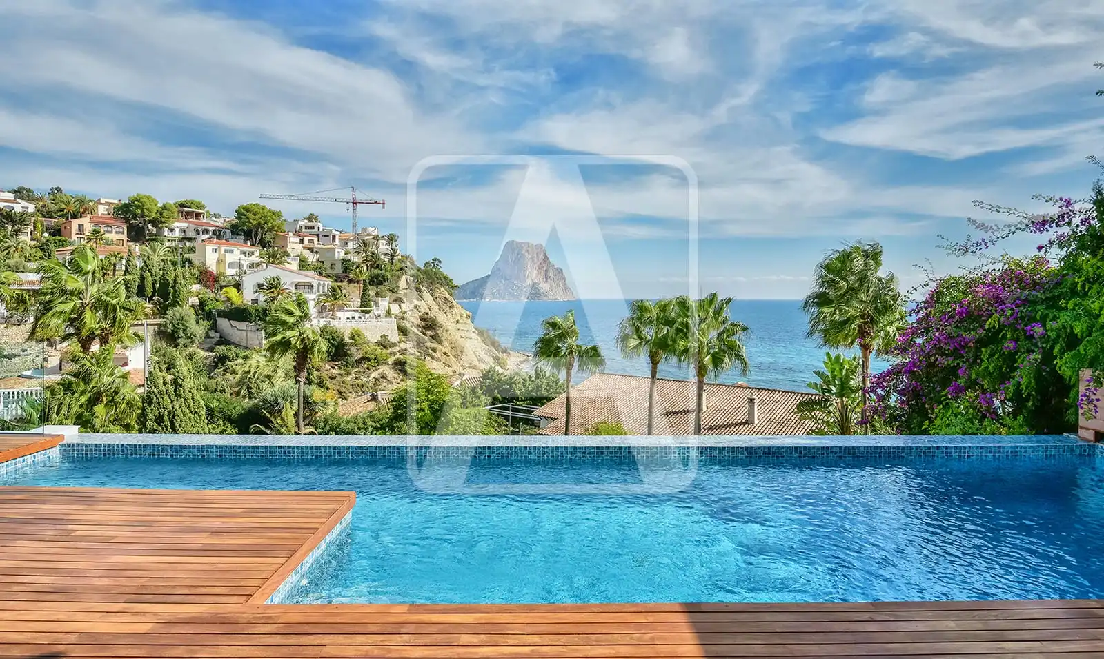 Chalet con piscina en venta en Canuta
