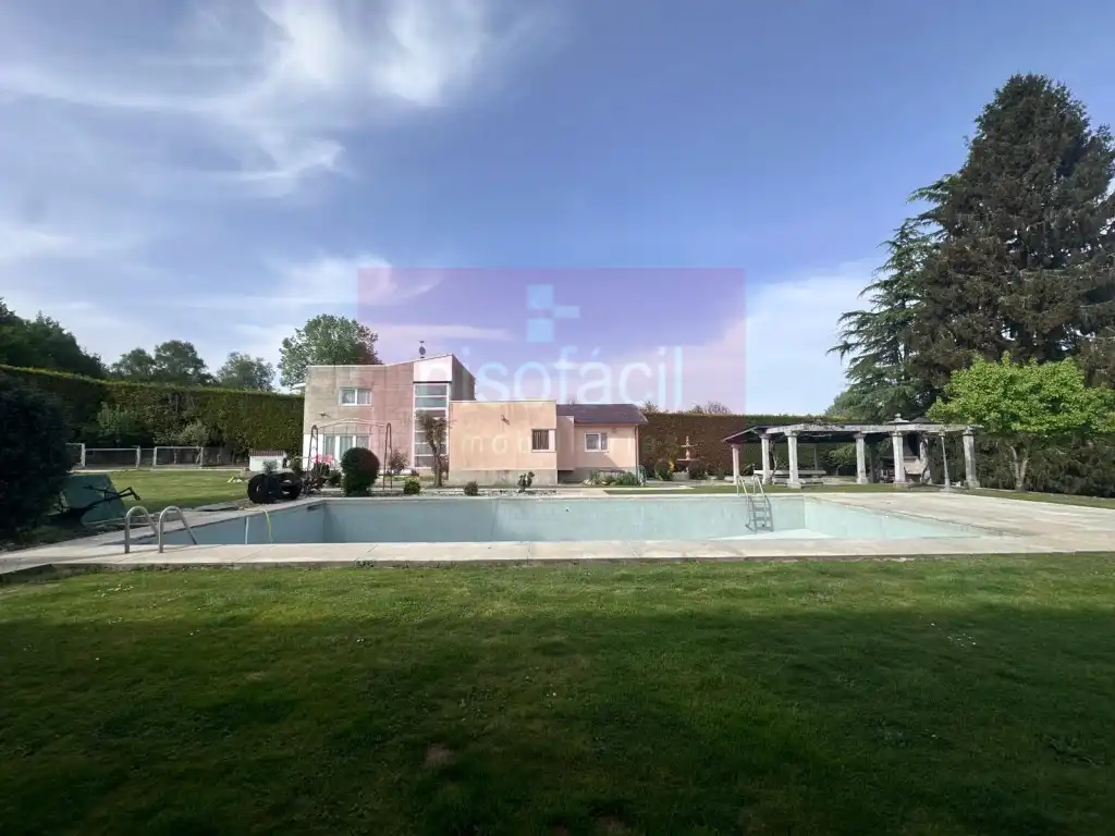 Garden of Houses for sale in Guntín