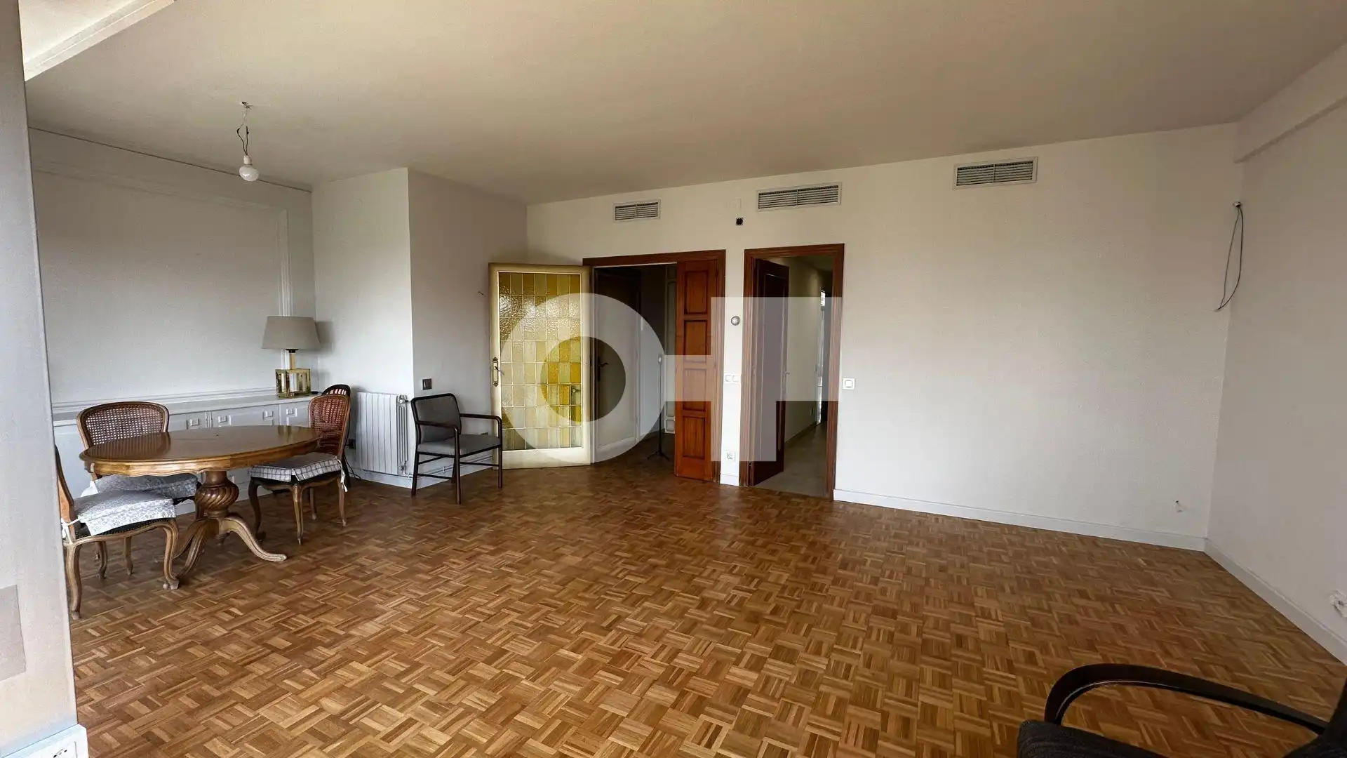 Wohnzimmer von Wohnung zur Miete in Barcelona mit Parkett, Terrasse und Alarm