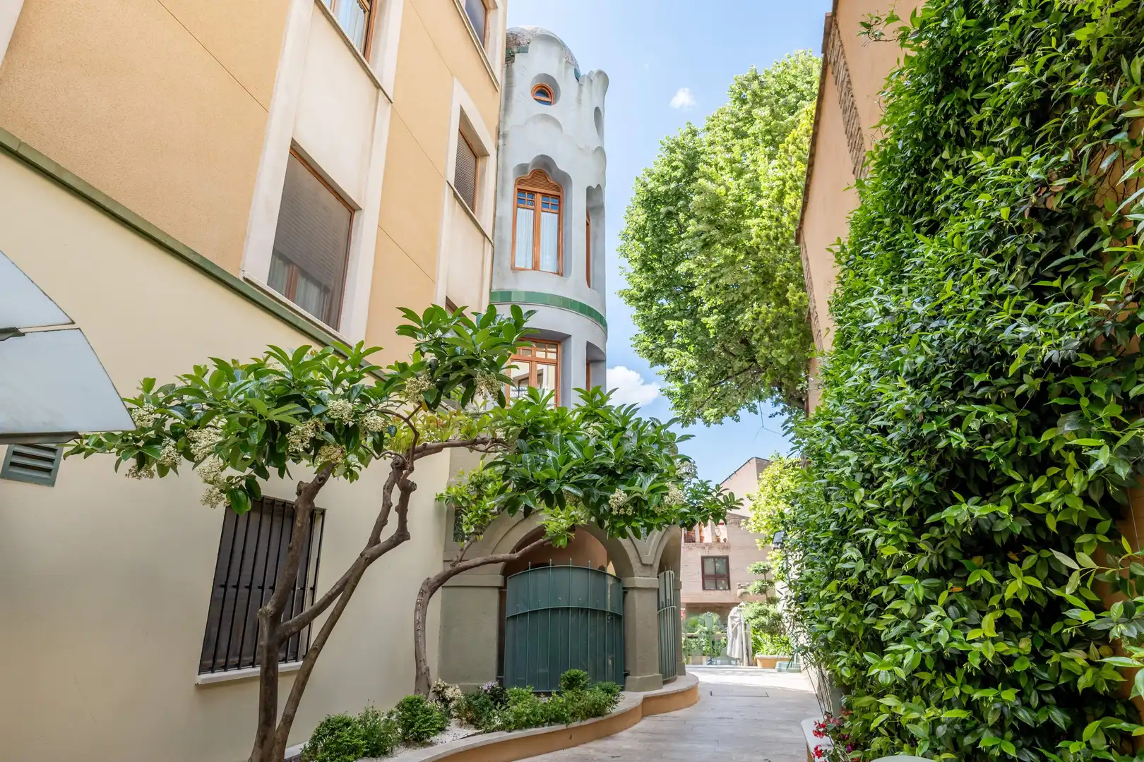 Exterior view of Duplexes for sale in Zaragoza  with Air Conditioner, Heating and Private garden