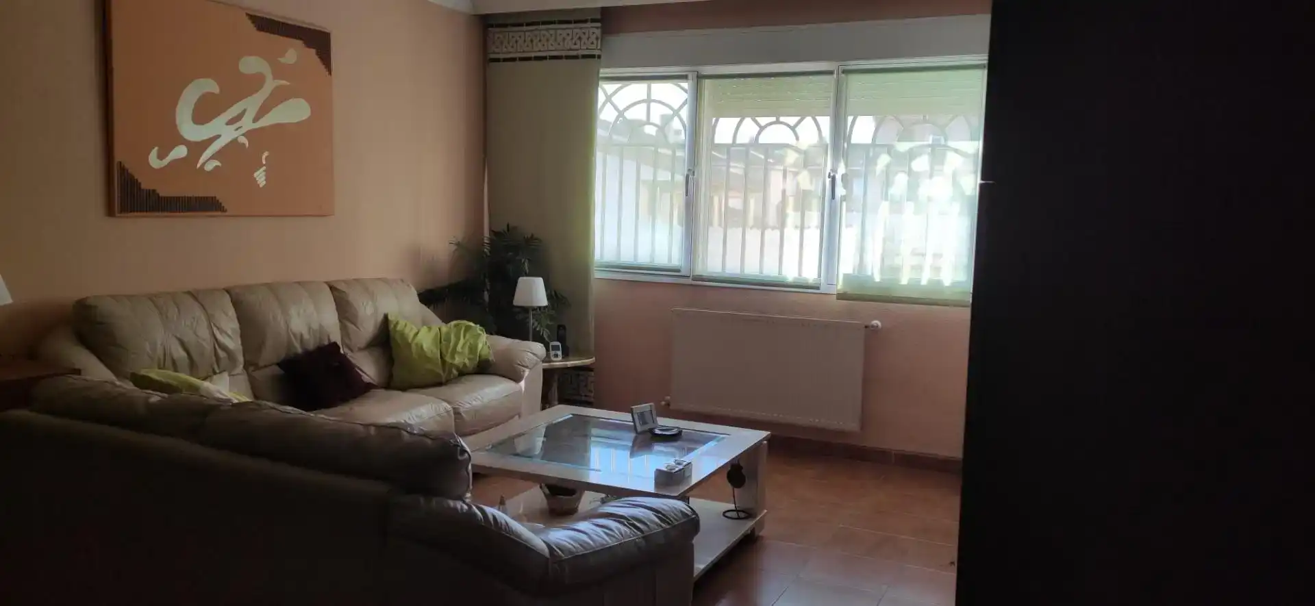 Sala d'estar de Pis en venda en Navalcarnero amb Aire condicionat i Jardí privat