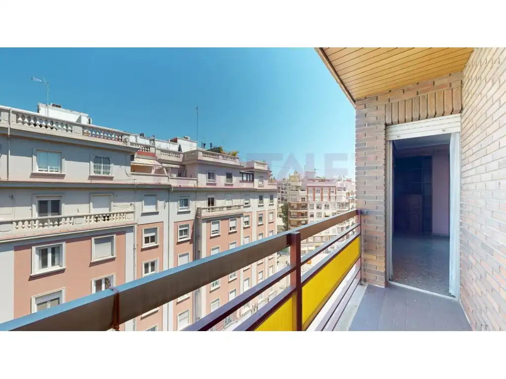 Vista exterior de Piso en venta en Valencia