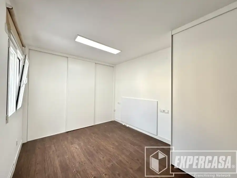 Houses for sale in Domeño  with Air Conditioner and Terrace