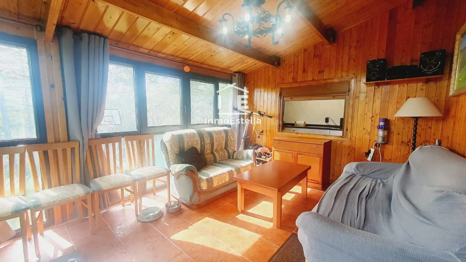 Sala d'estar de Casa o xalet en venda en Améscoa Baja amb Calefacció, Jardí privat i Terrassa