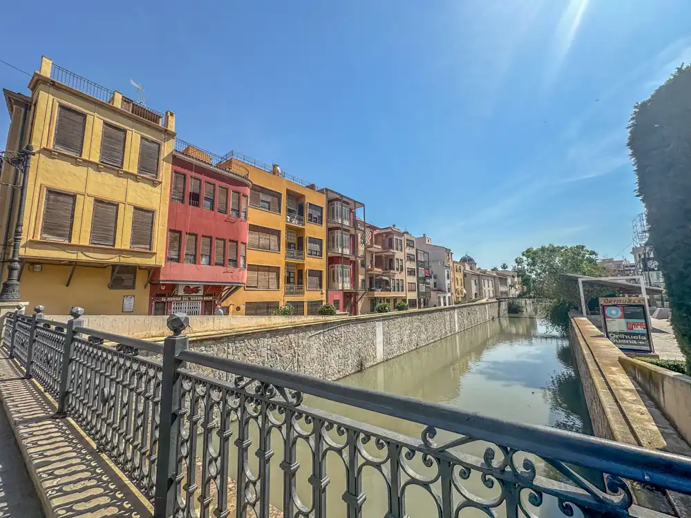 Vista exterior de Pis en venda en Orihuela