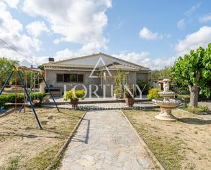 Exterior view of House or chalet for sale in Azuara  with Swimming Pool