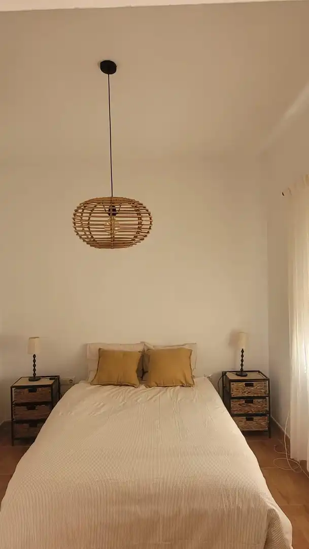 Dormitori de Apartament de lloguer en Los Barrios amb Moblat