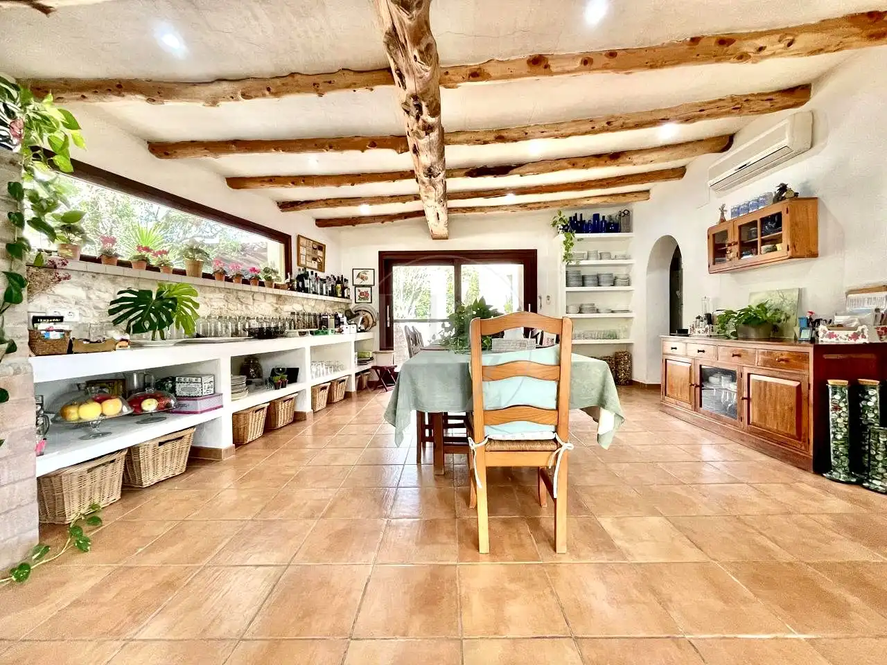 Menjador de Casa o xalet en venda en Sant Joan de Labritja amb Aire condicionat, Jardí privat i Piscina