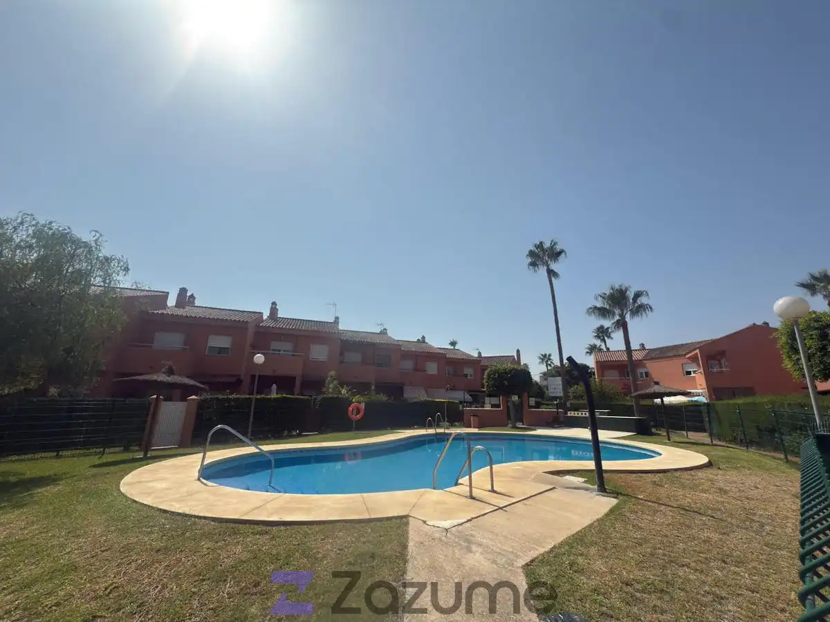 Casa adosada de lloguer a Urb. Manilva Beach, Alcorrín