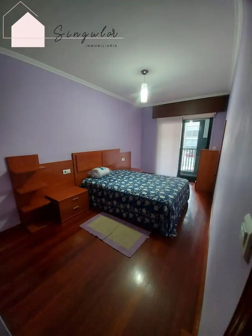 Schlafzimmer von Wohnung zur Miete in Vigo  mit Heizung, Parkett und Terrasse