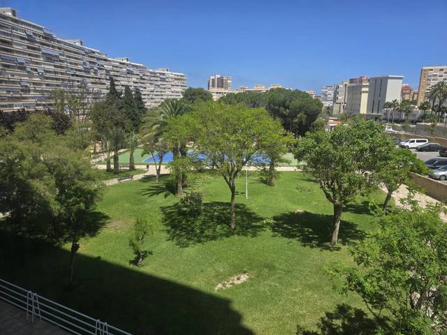 Piso en Venta en Avenida BENIDORM en Playa de San Juan