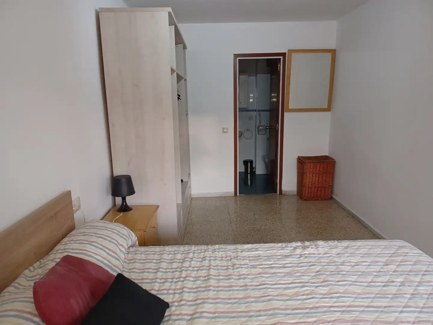 Habitación de Apartamento en venta en Figueres con Aire acondicionado, Calefacción y Terraza