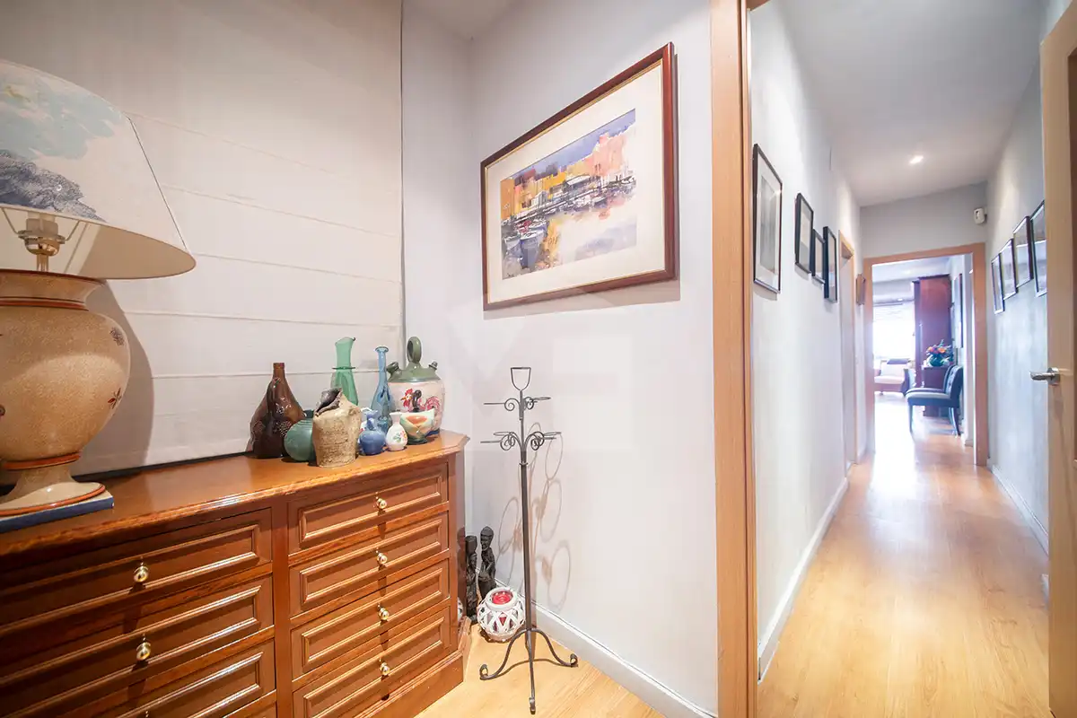Flat for sale in Barcelona  with Air Conditioner and Heating